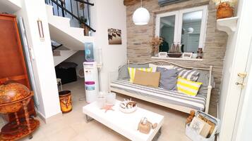 Standard Apartment, 1 Bedroom, Balcony | 1 bedroom, premium bedding, iron/ironing board, free WiFi