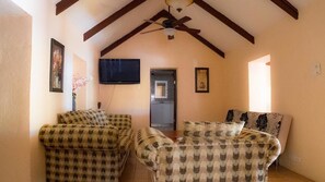 Maison, 2 chambres | Coin séjour