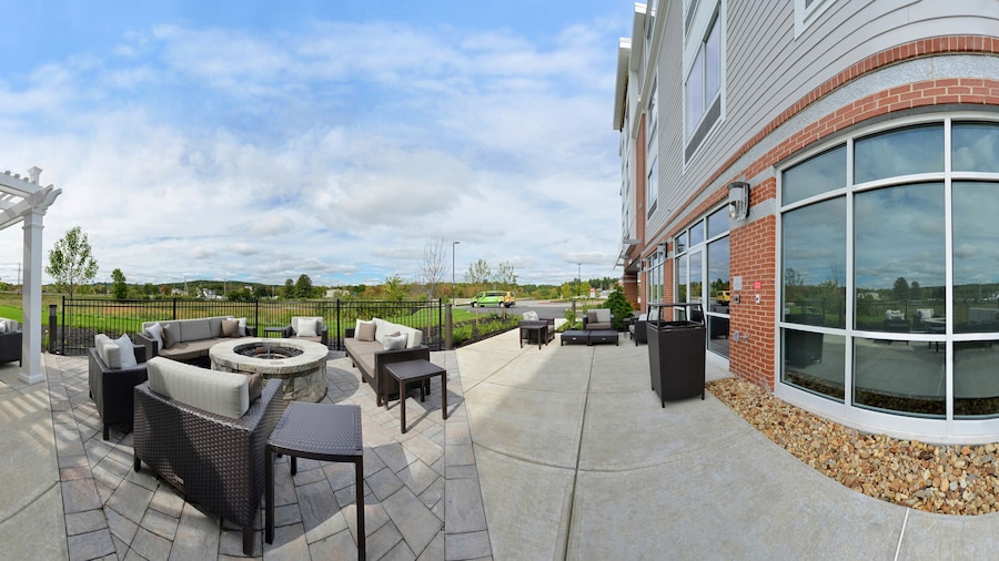 Courtyard by Marriott Boston Littleton