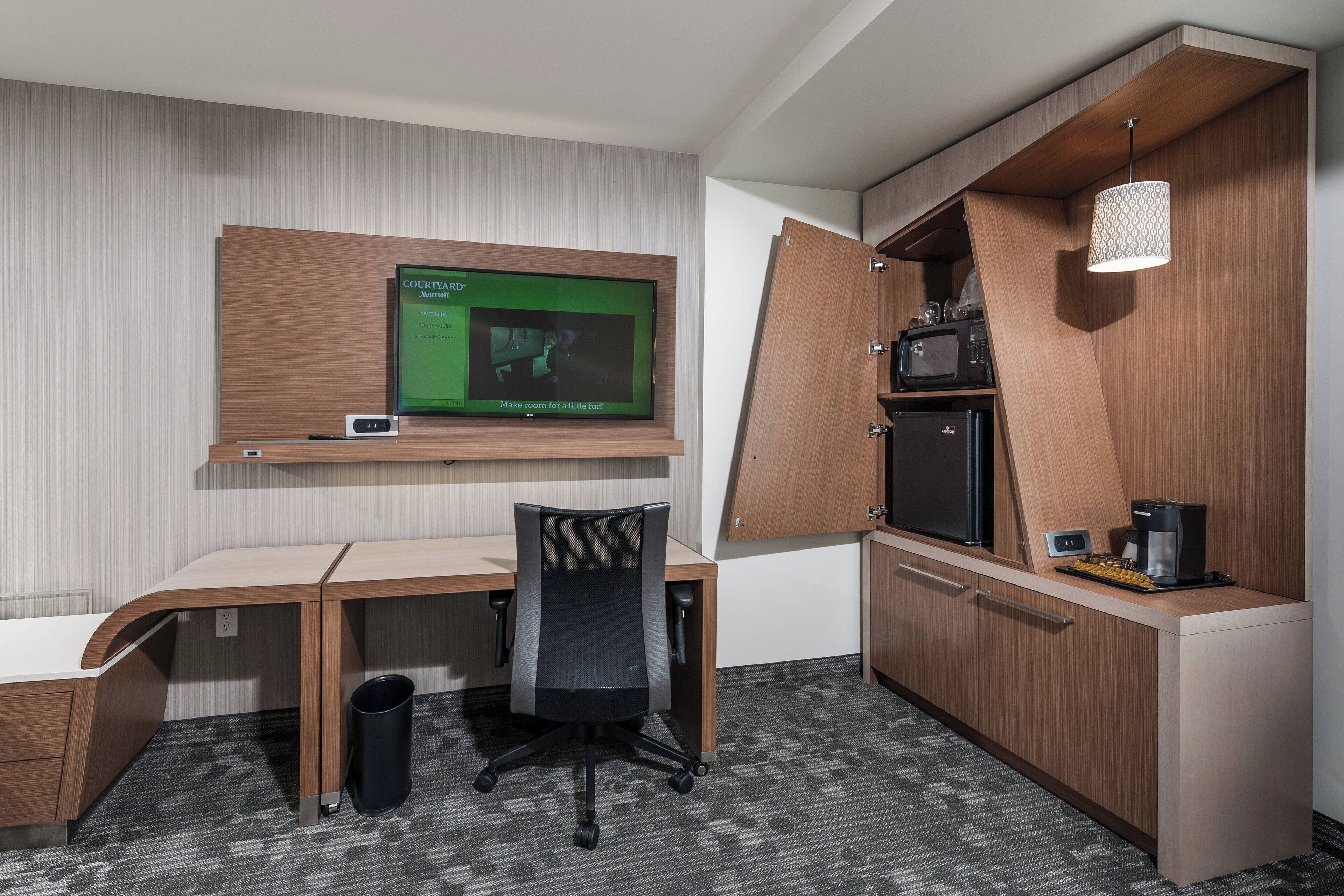 hypo-allergenic bedding, desk, iron/ironing board, free wifi