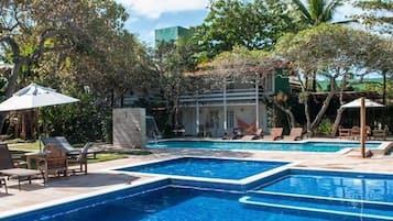 Kolam renang terbuka