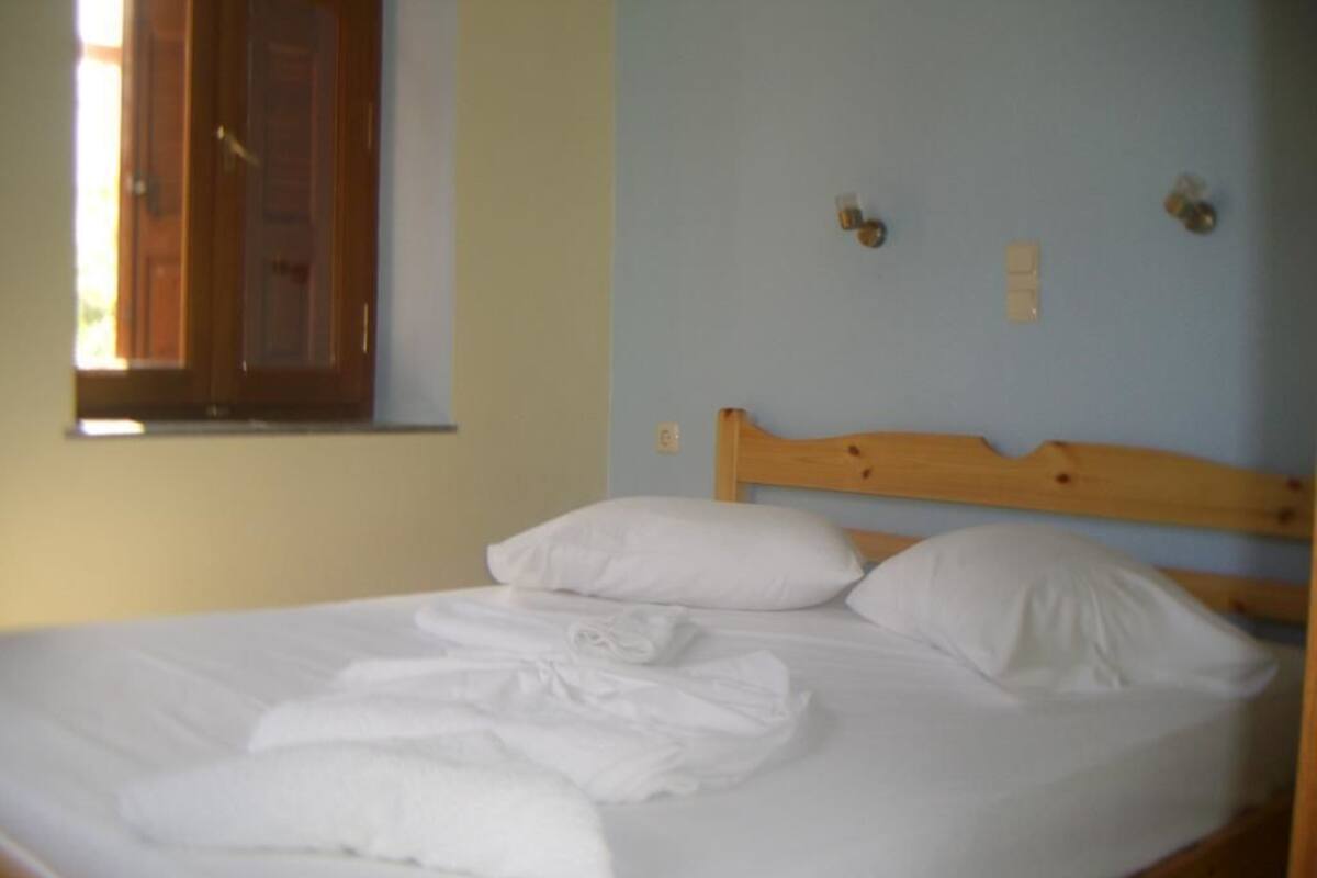 Studio (2 Adults)