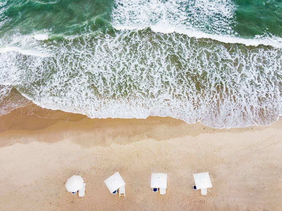 Beach nearby, white sand, sun-loungers, beach umbrellas