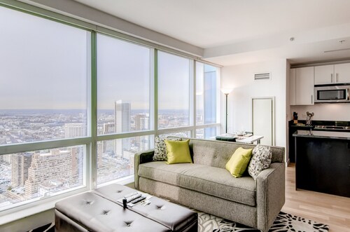 Global Luxury Suites at Columbus