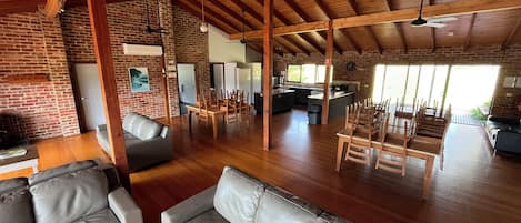 Group Lodge (4 Queen, 2 Single and 5 Bunk Bed), 4 Bedrooms, Pool View | Living area