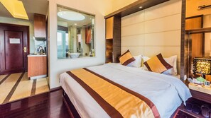 In-room safe, desk, blackout curtains, iron/ironing board - Nomo Service Apartment Grand Continental (Guangzhou)