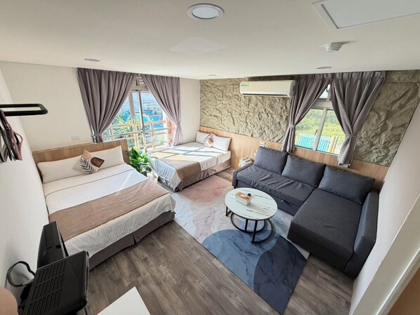 Deluxe-Vierbettzimmer | Kostenloses WLAN, Bettwäsche