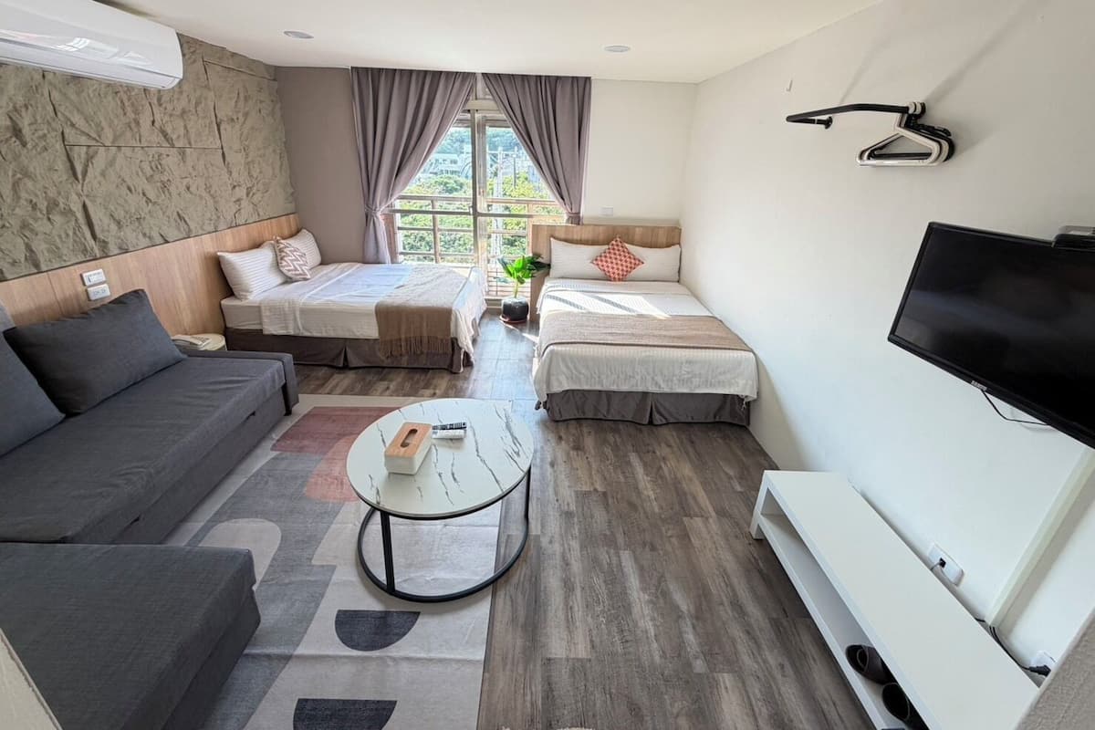 Deluxe Quadruple Room