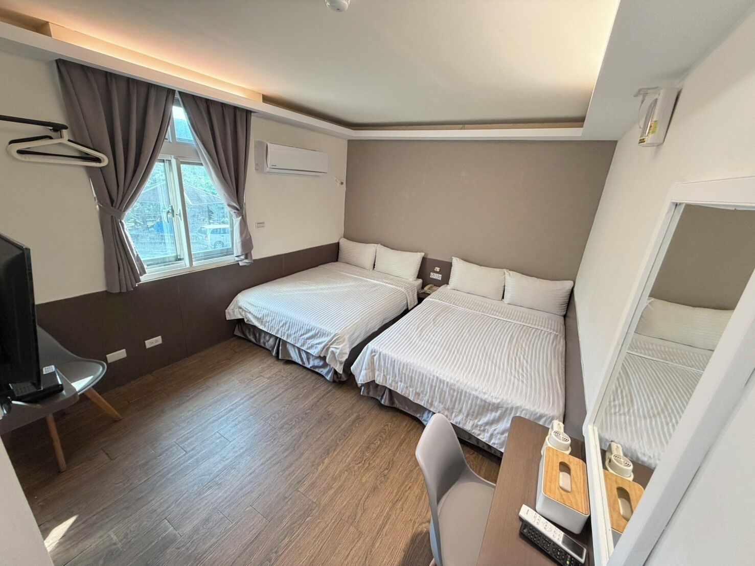 Elite Quadruple Room