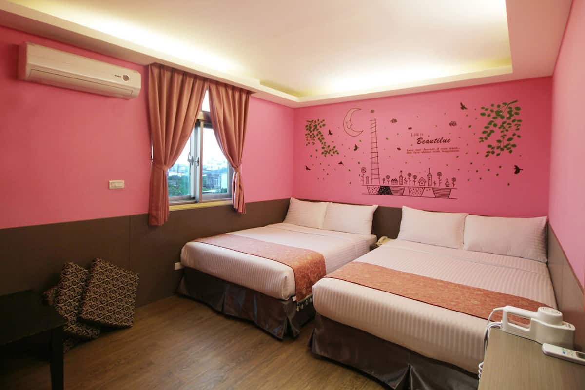 Chambre Quadruple Élite | Wi-Fi gratuit, draps fournis