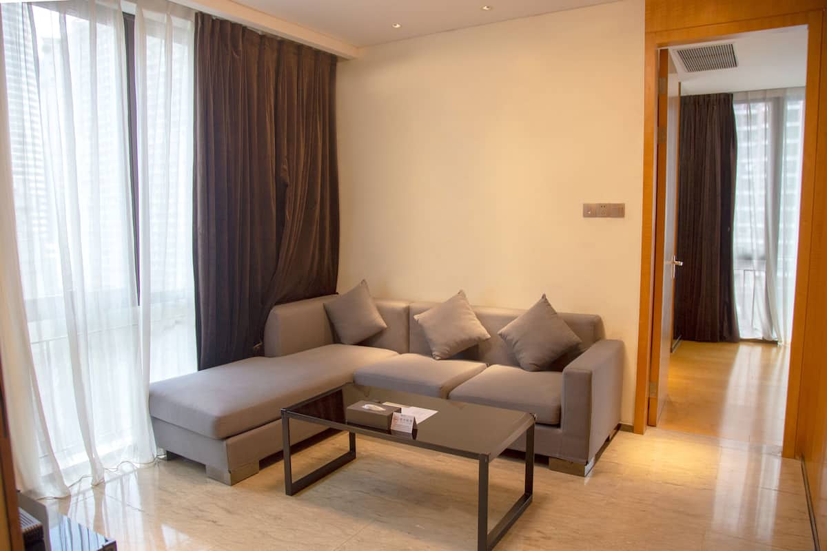 Premium bedding, blackout curtains, free WiFi, bed sheets