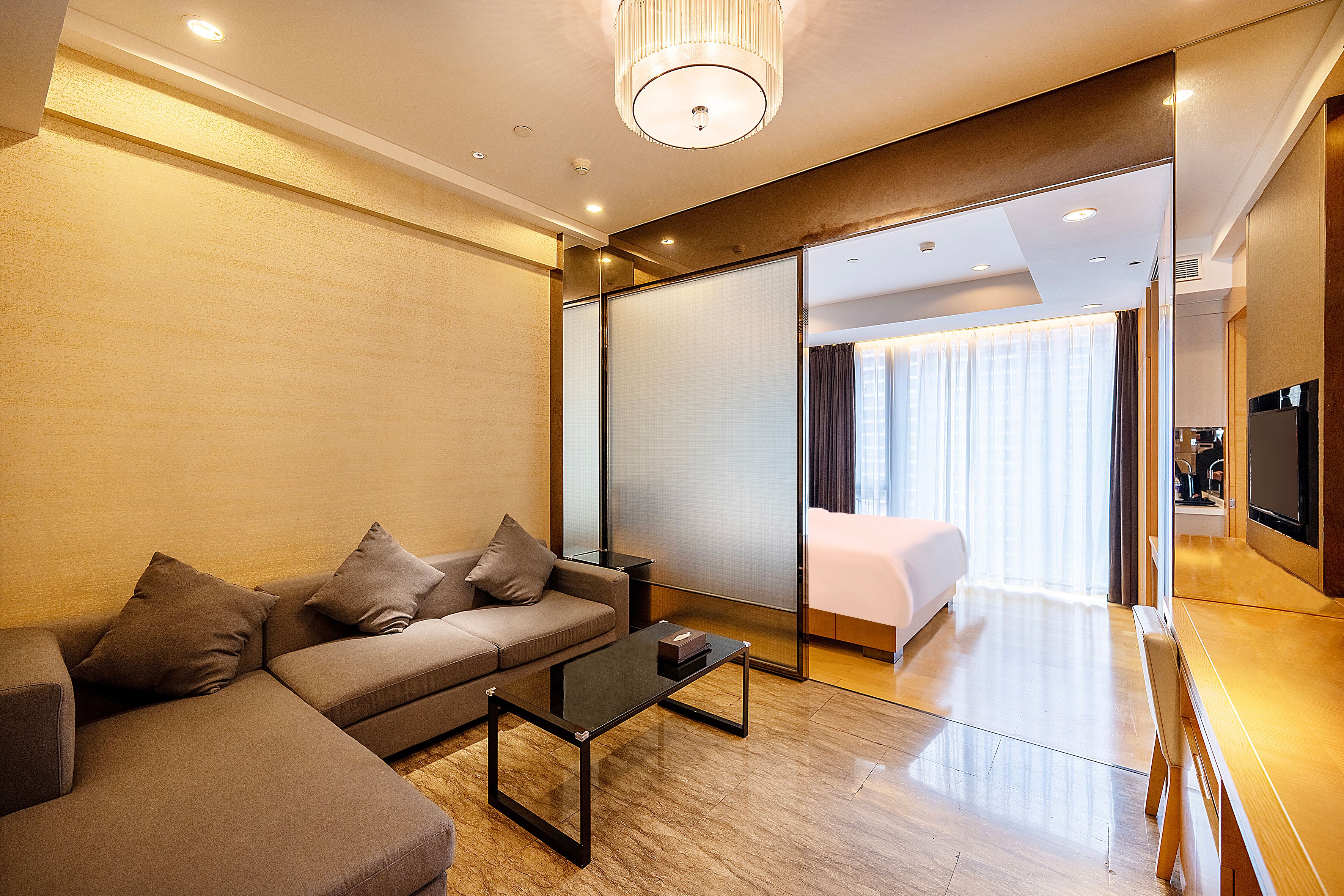 Quarto empresarial, 1 cama Queen | Roupas de cama premium, cortinas blackout, Wi-Fi de cortesia