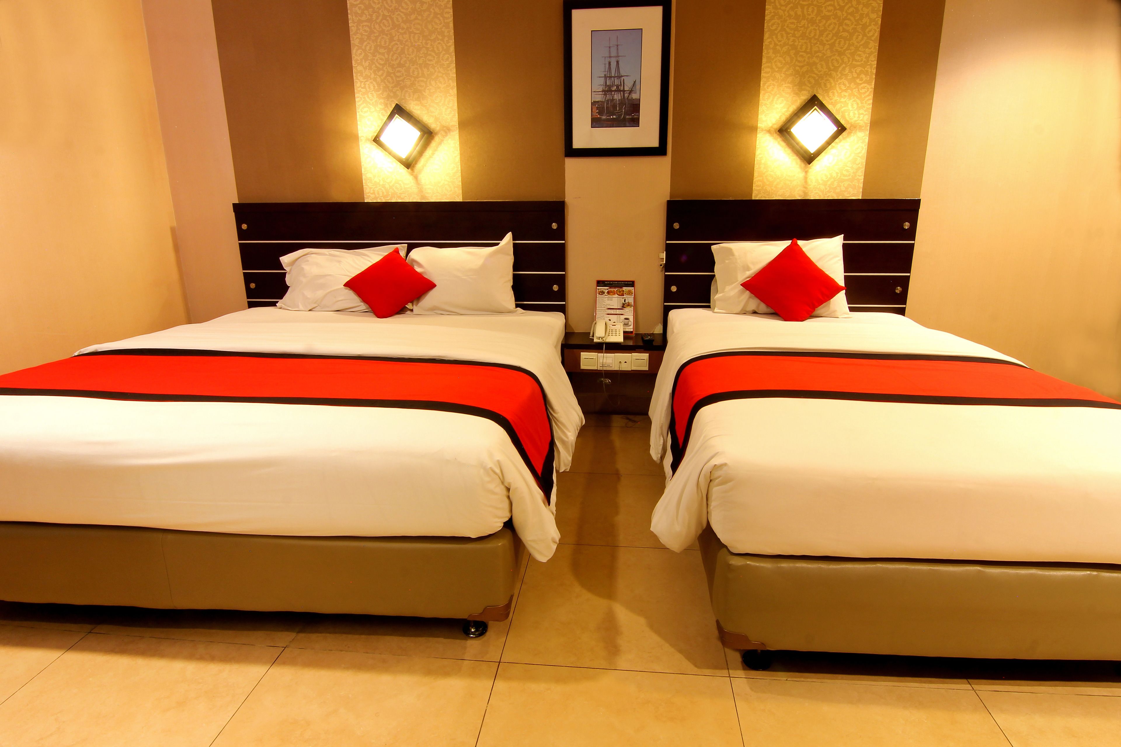 desk, laptop workspace, free wifi