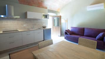 1 habitación, ropa de cama de alta calidad, escritorio y wifi gratis