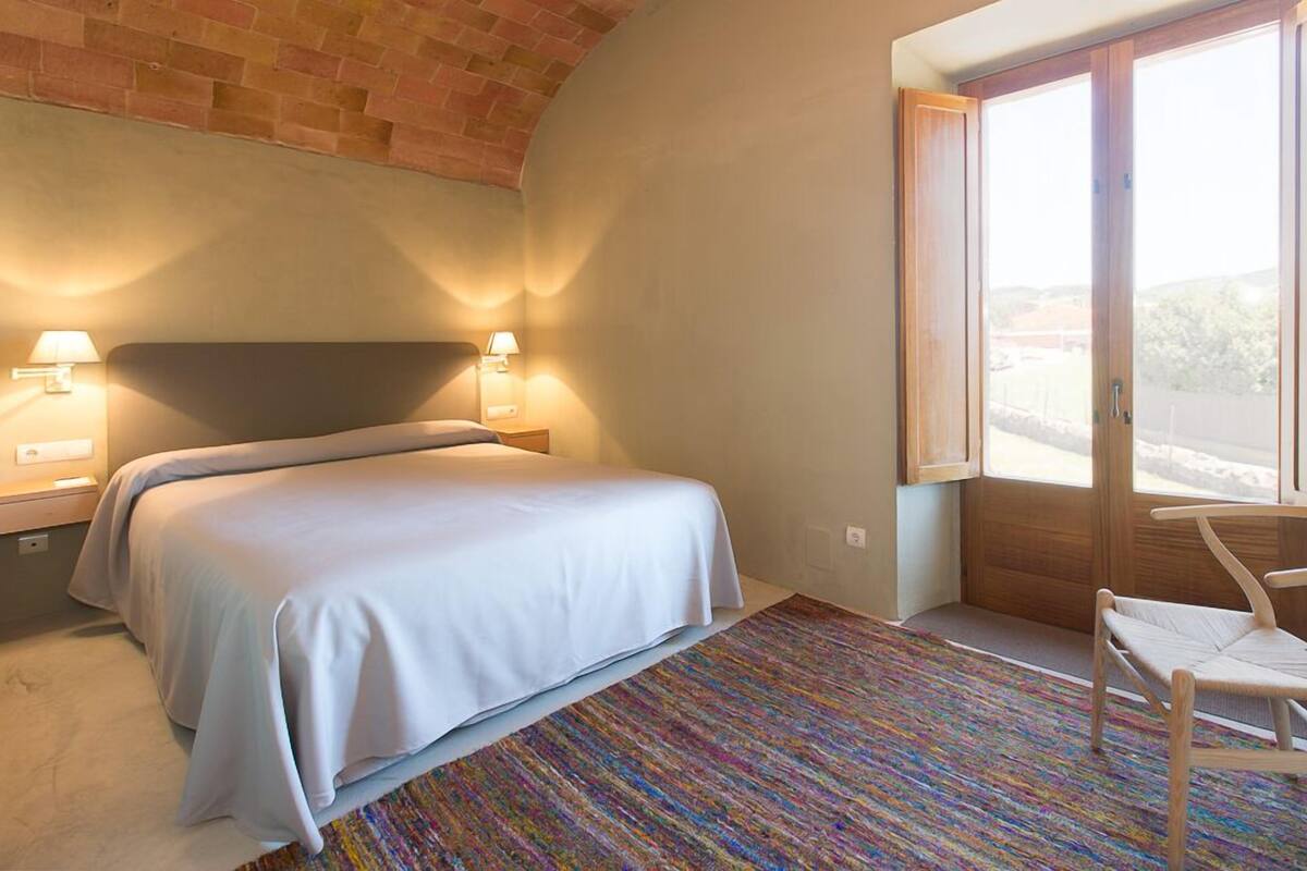 1 dormitorio, ropa de cama de alta calidad, escritorio y wifi gratis