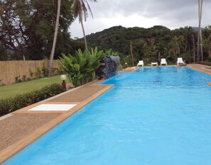 Outdoor pool - Lanta Wanida Resort (Ko Lanta)