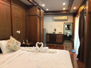 Deluxe Suite | Desk, free WiFi - Lanta Wanida Resort (Ko Lanta)