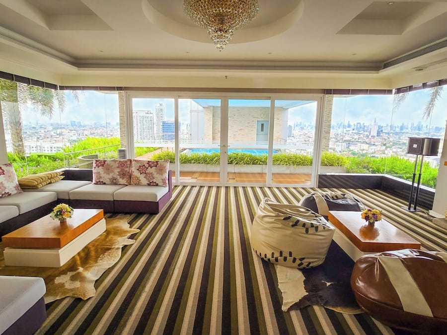 Caja de seguridad en la habitación y cortinas blackout