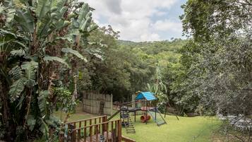 Children’s play area – outdoor