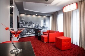 Luxury Apartment, Hot Tub | Living area | Flat-screen TV - Hotel Zimowit (Rzeszów)