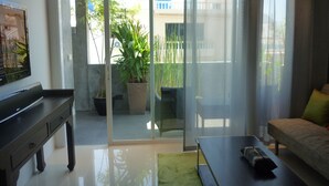 View from room - Saladee Gallery Residence (Patong)
