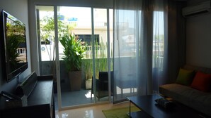 Living room - Saladee Gallery Residence (Patong)