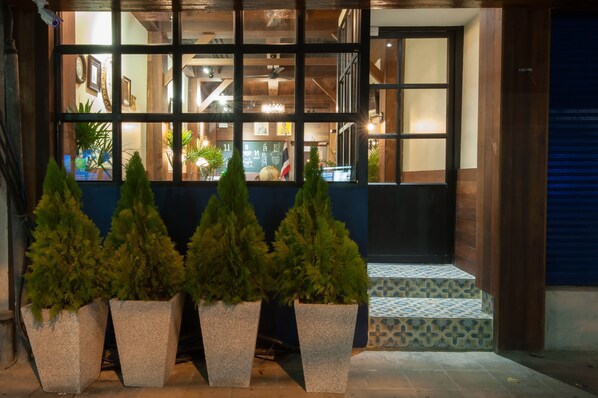 Front of property - The Motley House - Hostel (Bangkok)