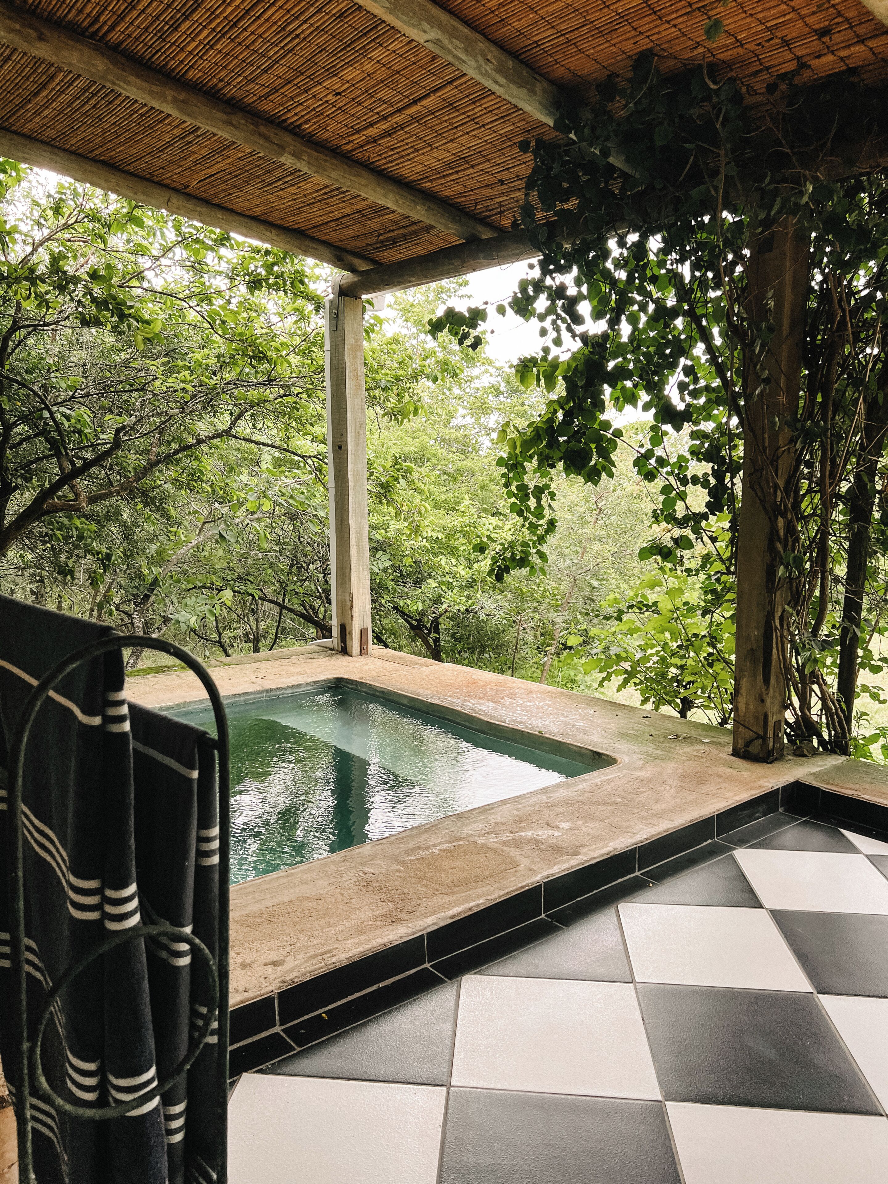 6 piscinas externas, espreguiçadeiras