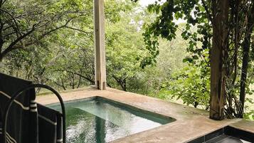 6 piscinas externas, espreguiçadeiras