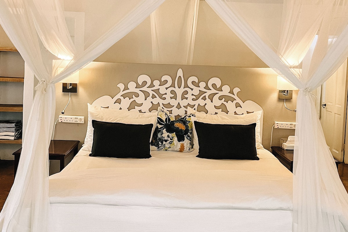 Family Room | In-room safe, individually decorated, individually furnished, free WiFi