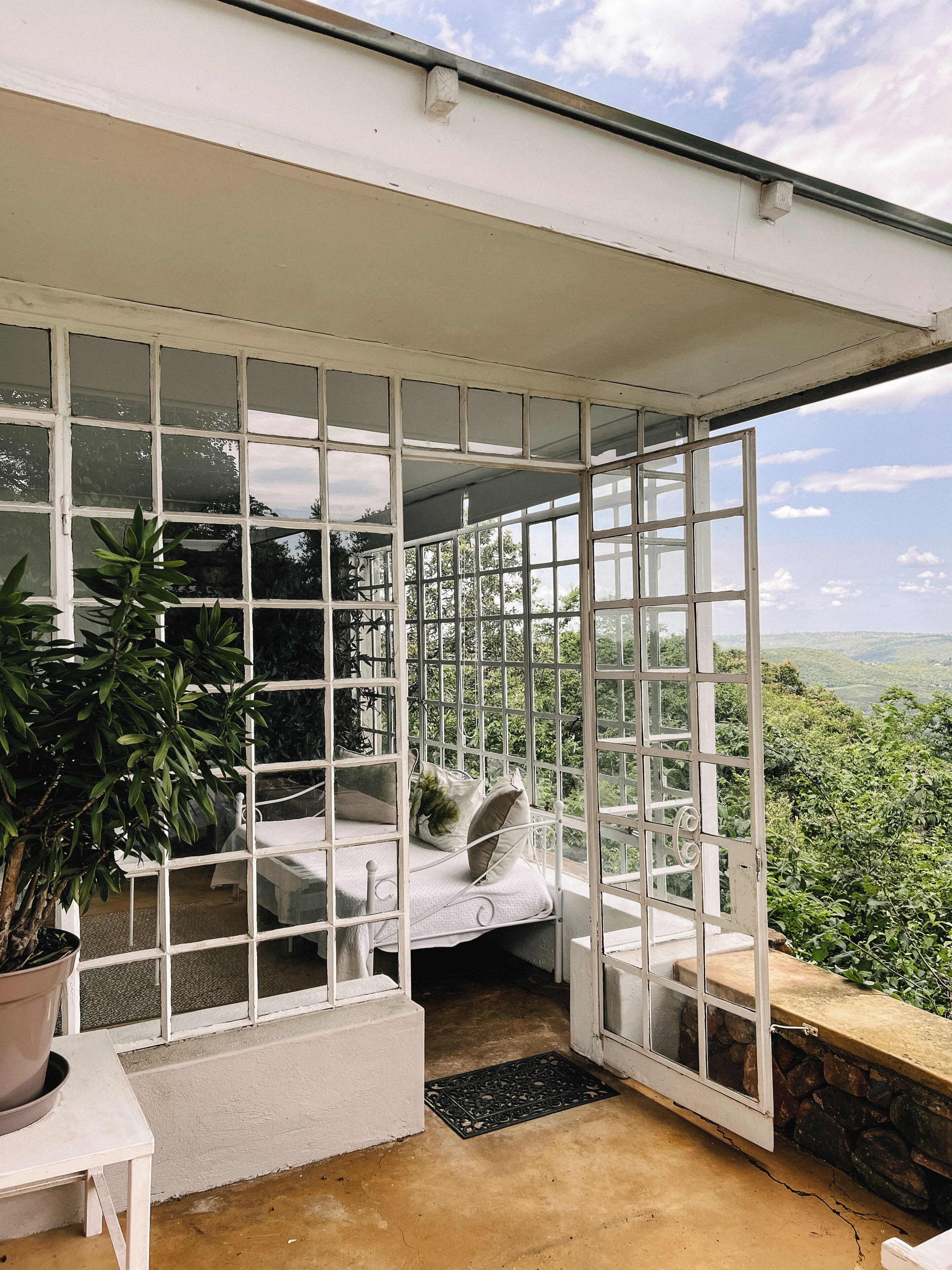 Chambre Luxe avec lits jumeaux | Coin séjour | Télévision LED de 0 pouces avec chaînes par satellite, télévision