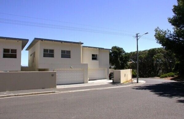 Exterior - Camps Bay Apartments (Cape Town)