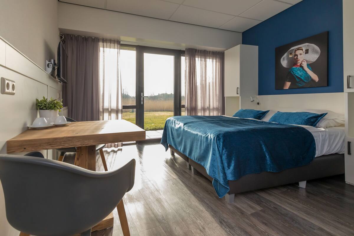 standaard deluxe kamer | cots/infant beds, free wifi, bed sheets