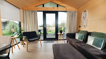 Comfort Chalet | Cots/infant beds, free WiFi, bed sheets