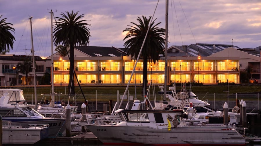 Senator Motor Inn