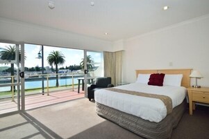 Studio | Free cribs/infant beds, free WiFi