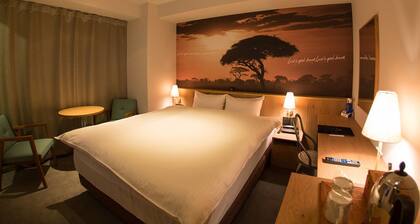 The Wall Hotel