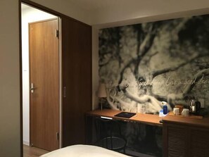 xx Superior Double Room, Smoking | Desk, bed sheets - The Wall Hotel (Osaka)