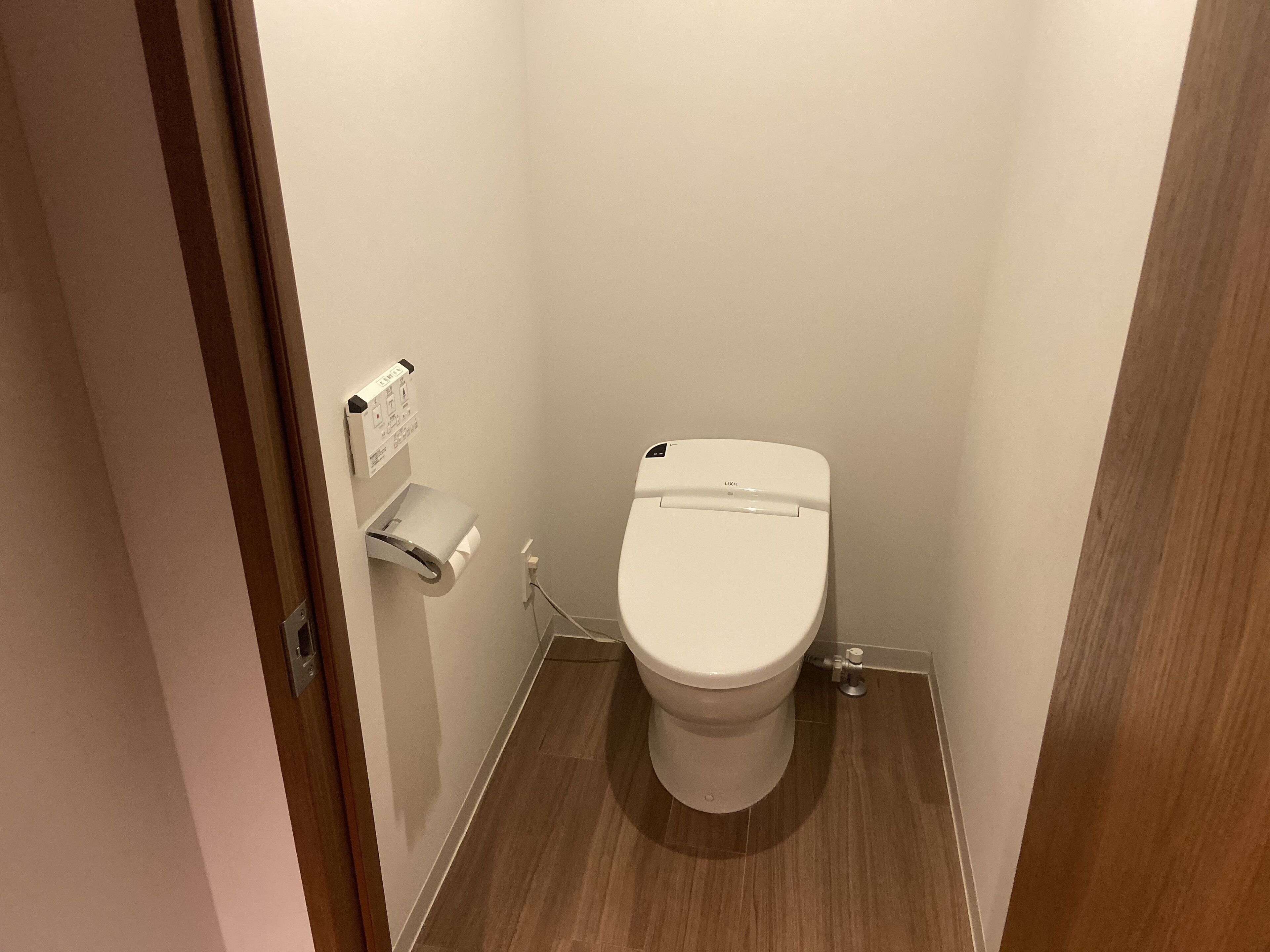 separate bathtub and shower, free toiletries, hair dryer, slippers