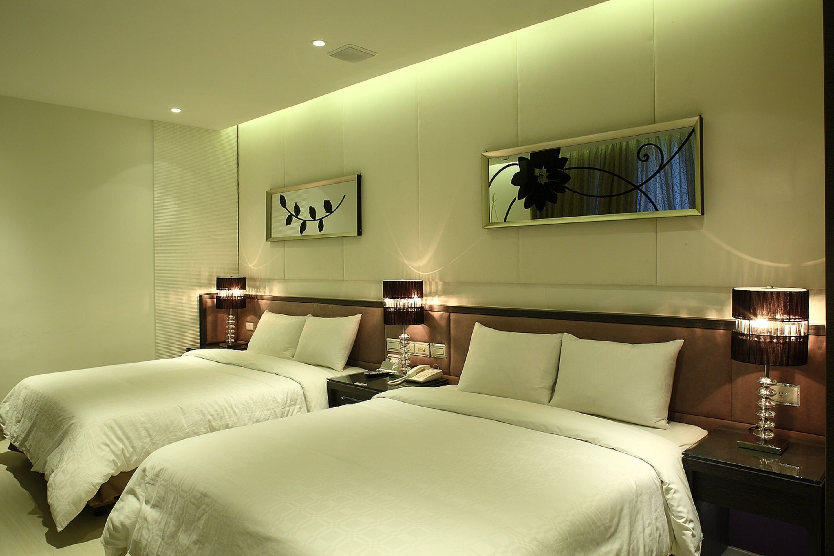 elite quadruple room | 1 bedroom, free minibar, individually decorated, desk