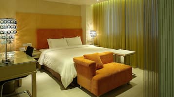 Business Double Room | Free minibar, individually decorated, desk, blackout drapes