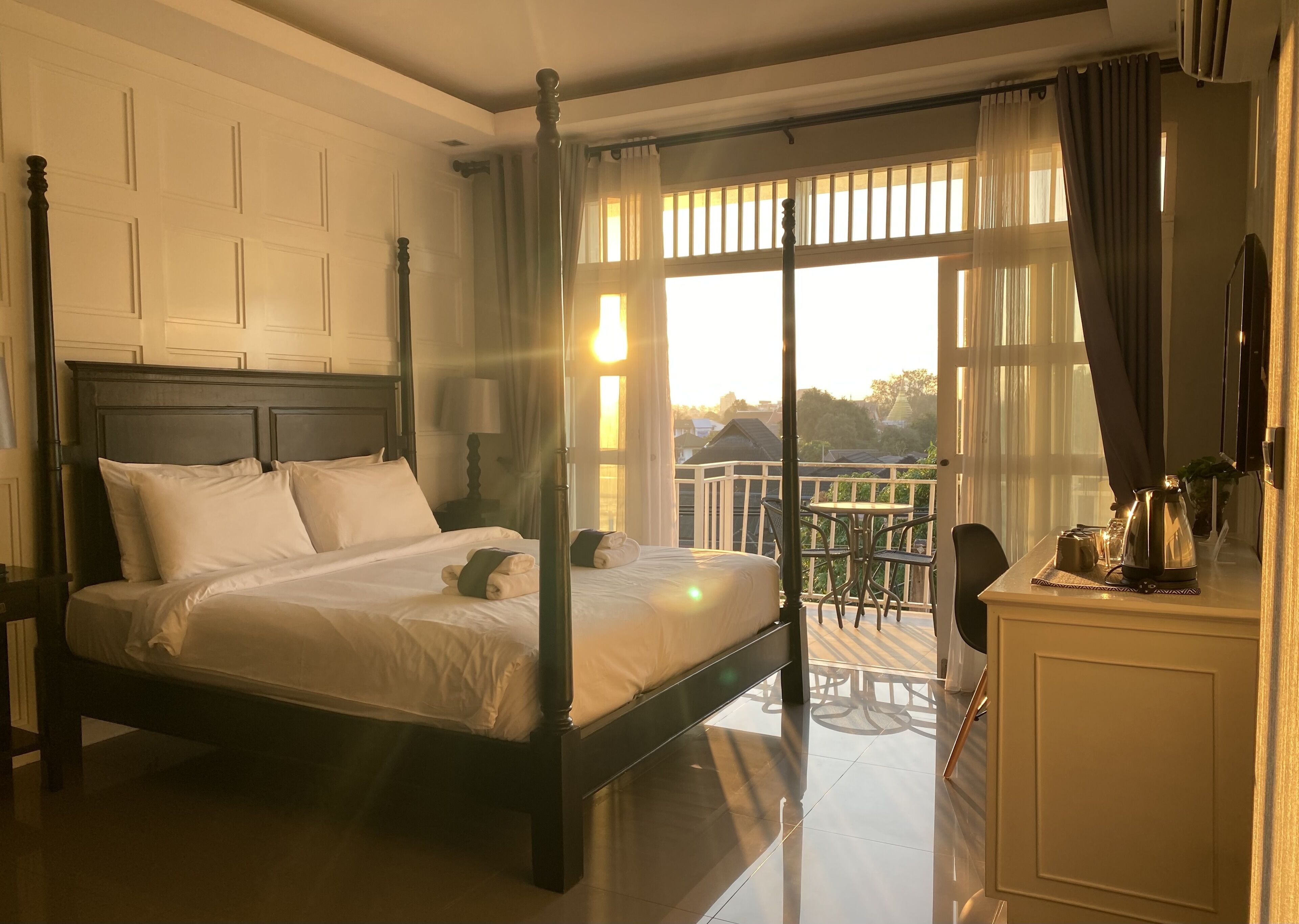 casa suite | minibar, desk, free wifi, bed sheets
