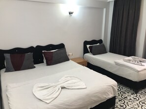 Standard Triple Room | Minibar, in-room safe, blackout curtains, soundproofing - Reydel Hotel (Istanbul)