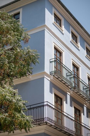 Front of property - MYR Plaza Mercado & Spa (Valencia)