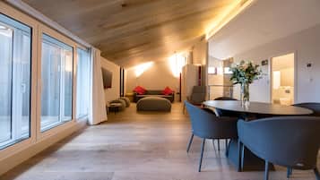 Deluxe Penthouse, Terrace, City View | 1 bedroom, in-room safe, desk, laptop workspace