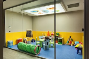 子供用の遊び場 - 屋内