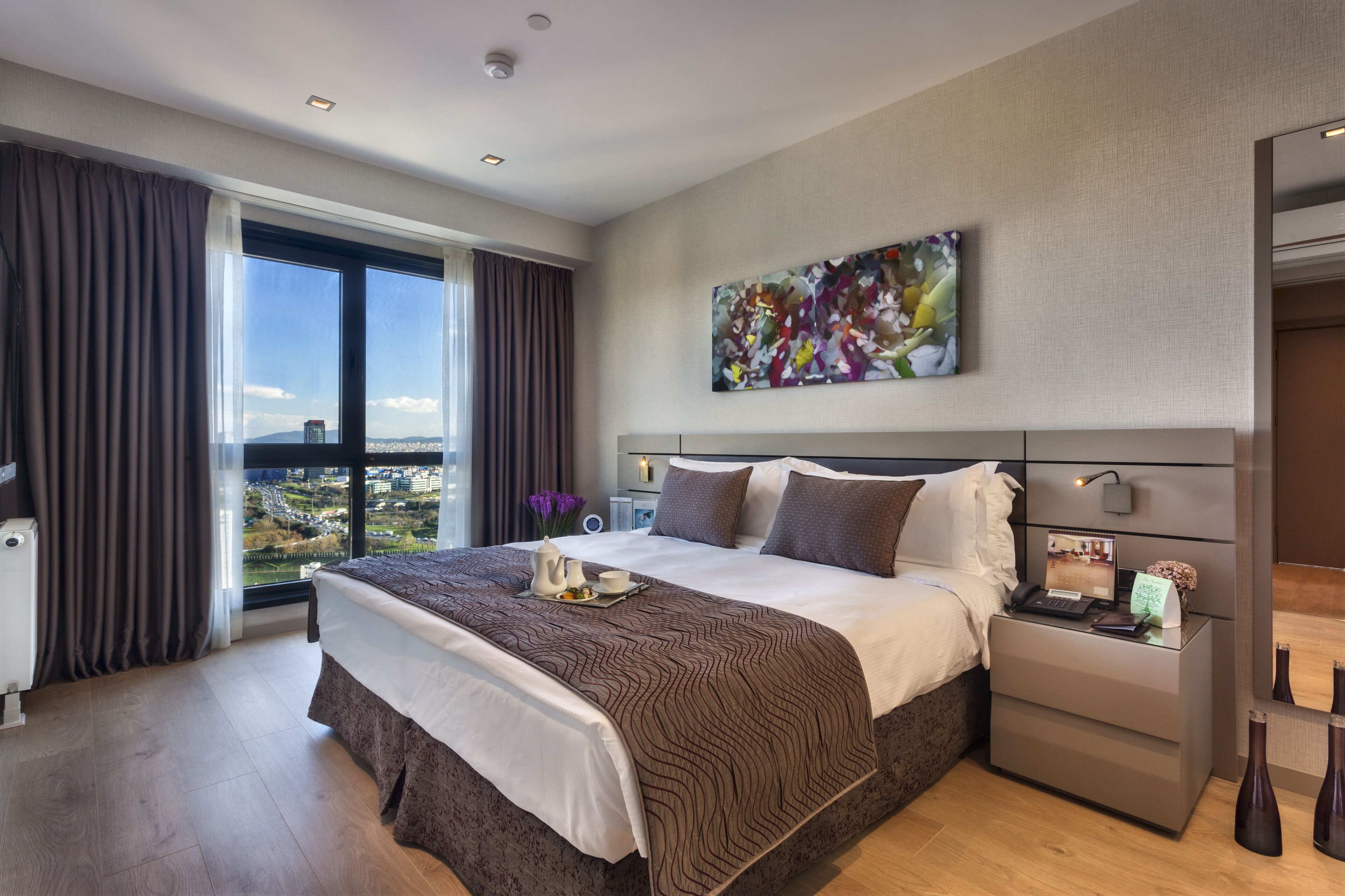 1 bedroom, premium bedding, down comforters, pillowtop beds