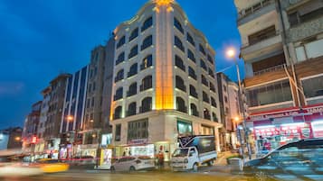 Façade de lâhĂ©bergement - soirĂ©e/nuit