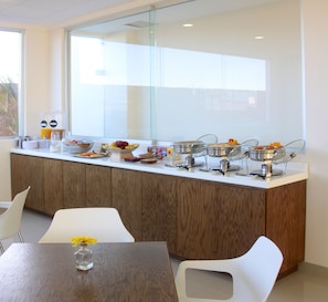 Free daily buffet breakfast - Sleep Inn Mazatlan (Mazatlán)