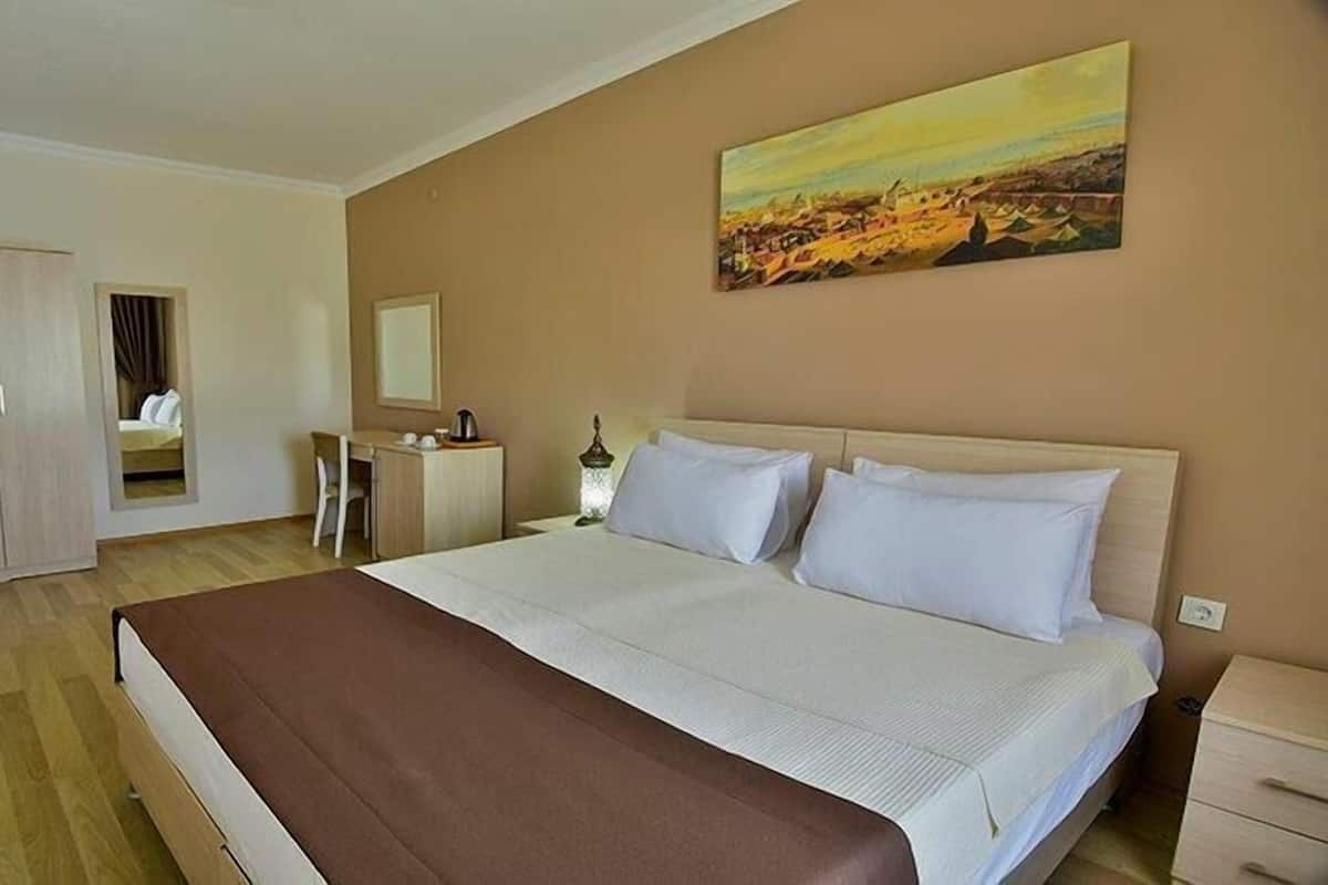 Egyptian cotton sheets, premium bedding, down duvets, pillow-top beds